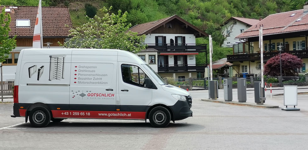 Delivery and assembly by Gotschlich assembly team